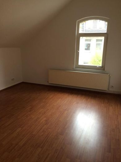 Seelze Zentrum, 2 bina, 4 bağımsız bölüm, birçok olanak – Zimmer Haus 30 OG