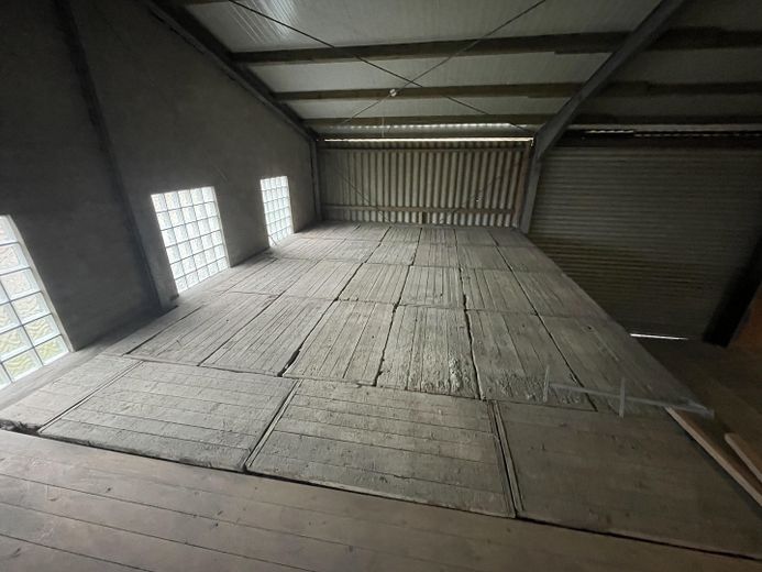 ca. 150 m² Lagerpodest