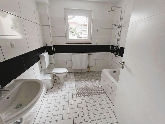3 Zimmer Wohnung (92m²) im Ärztehaus in Langerfeld – Foto 6