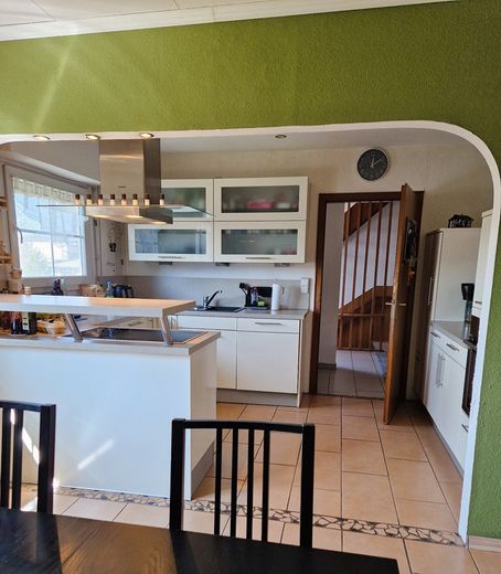 Casa unifamiliare con giardino, garage e posto auto – Photo 6