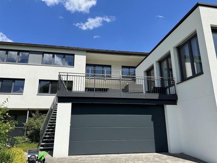 Esclusivo appartamento di 6 locali, 304 mq/KB/Garage/Terrazza/Giardino – Doppelgarage (optional)