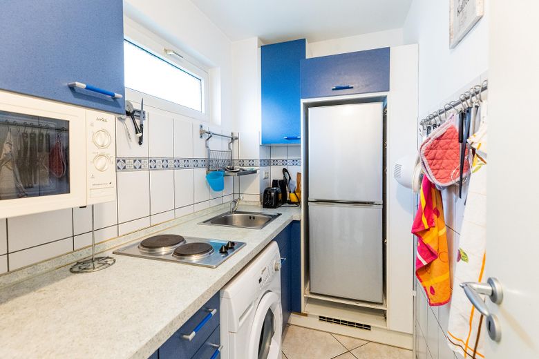 Voll möbliertes 1-Zimmer-Apartment in Sachsenhausen – 999 € all-inclusive, sofort frei – Einbauküche