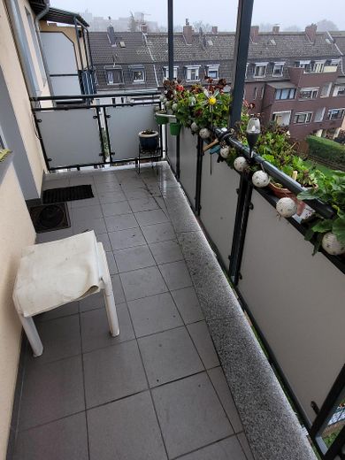 Attraente appartamento di 3,5 locali con charme a Duisburg-Meiderich – Photo 2