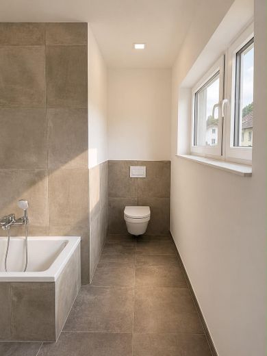 Moderna porzione di bifamiliare di alta qualità con giardino a Sinzig-Franken – Badezimmer
