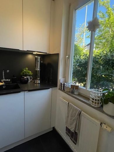 Kompakte Wohlfühlwohnung mit sonnigem Garten (ca. 90 m²) in Untermenzing – Küche