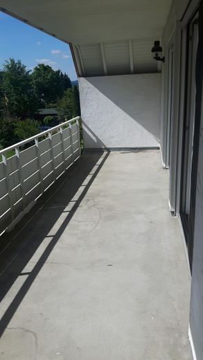 2-Zimmer Wohnung mit Blick ins Grüne – Balkon