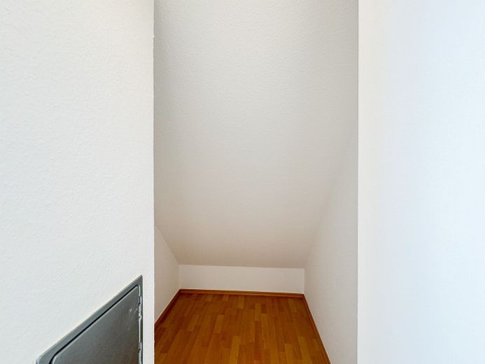 Helle und großzügige 3,5-Zimmer Maisonettewohnung mit EBK und Balkon! – Ebene 2 - Abstellkammer