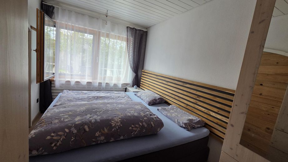 Ampio bungalow con giardino, finiture di pregio e area aggiuntiva opzionale – Schlafzimmer 1