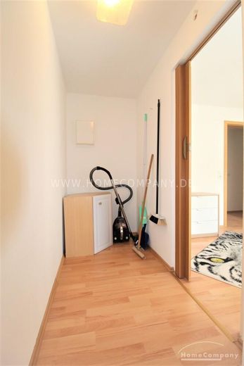 20877 HomeCompany Dresden Möbliert/Furnished 2-Zimmer Dachgeschosswohnung in Dresden-Dölzschen max. 2 Personen – 9df810700b3bc0e196312ea18b6bb66efe64402e.jpg