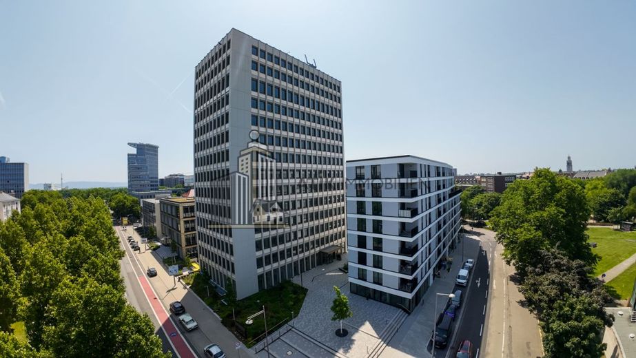 ATIK: CARL RISE: Revitalisierte High‑End‑Büroflächen mit spektakulärem Stadtpanorama -provisionsfrei – Drohnenaufnahme