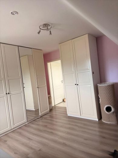 #Maison individuelle ou bifamiliale de 160 m² + potentiel de construction supplémentaire – Ankleidezimmer OG.