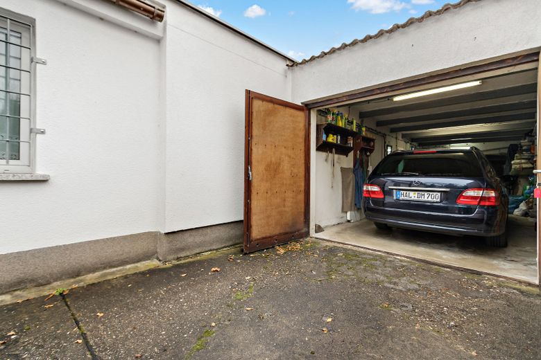 Zufahrt Garage
