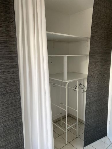 Abstellkammer in Küche