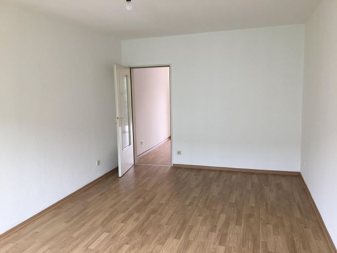 Provisionsfrei: perfekte Kapitalanlage - gut vermietetes Apartment – Wohn- / Schlafzimmer
