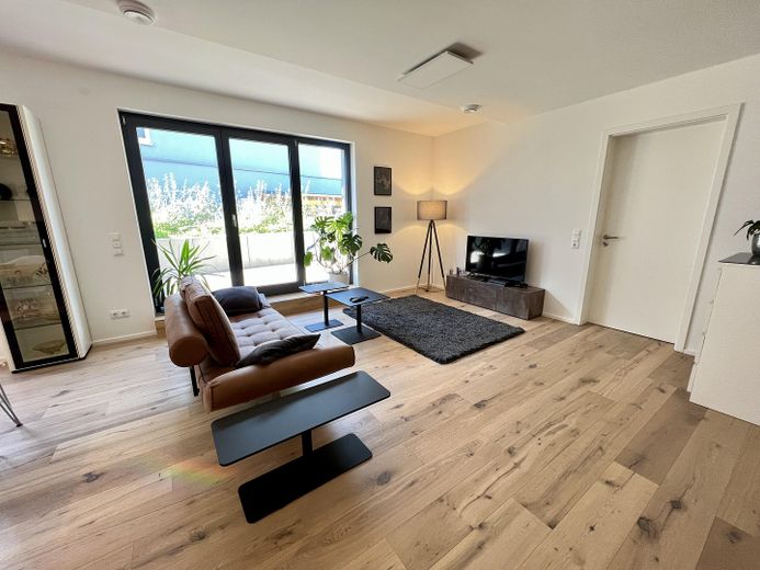 Jasne mieszkanie typu loft z tarasem szuka nowego najemcy – Wohnzimmer_2