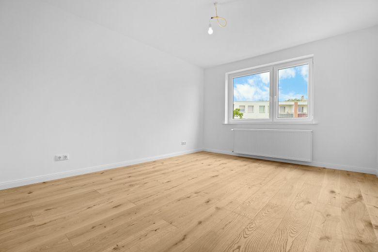 Balkon ve garajlı, yeni yenilenmiş 3 odalı daire – Fotoğraf 12
