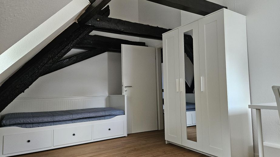 Zimmer ab 01.12.2025