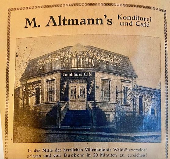 Großzügiges historisches Landhaus mit Studioatelier - familienfreundlich, Nähe Berlin, See & Wald – Historische Ansicht/Café