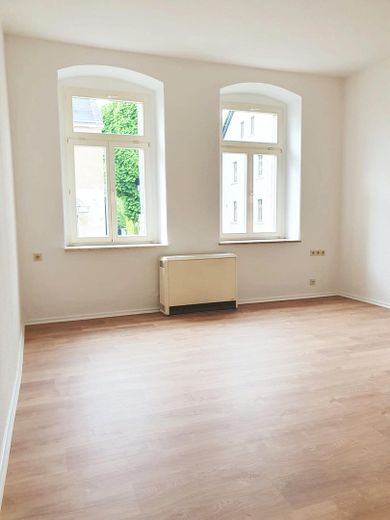 ansprechende 2-Zimmer Wohnung im EG in Flöha – Wohnzimmer