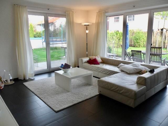 Großzügige Gartenwohnung - von privat – Wohnzimmer