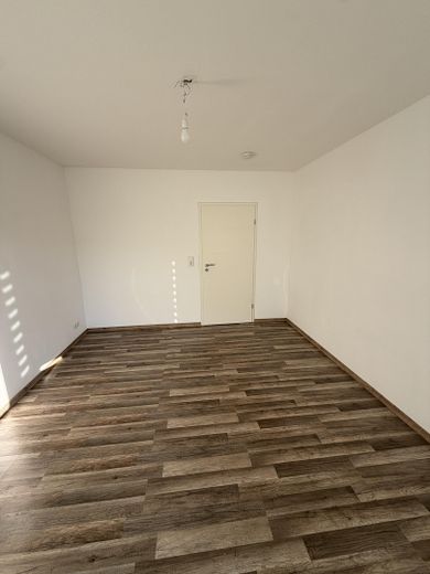 2-pokojowe mieszkanie przy granicy miasta Fürth/Nürnberg – Schlafzimmer