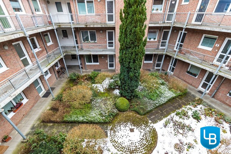 Innenhof mit den Wohnungseingä