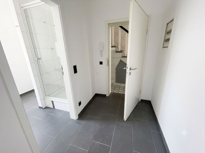Schicke 3-Zimmer-Wohnung in Krefeld Inrath-Kliedbruch – Flur