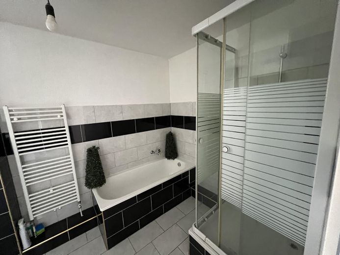 3-Zi-Whg, DG, Herne-City, zur Miete – Bad
