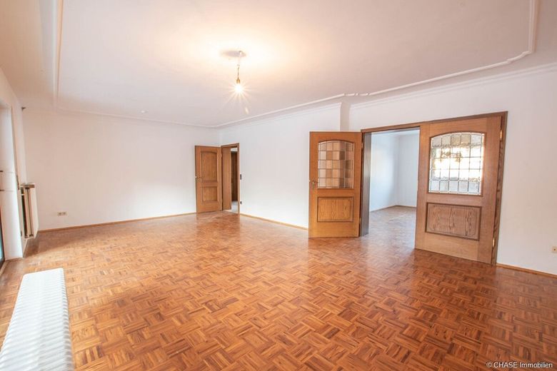 Hochwertiges Architekten-Ein-/Zweifamilienhaus mit Garten und Garagen - TOP-Wohnen in Rollshausen! – Wohnzimmer Erdgeschoss 2