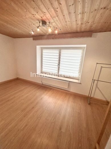 ***Stadthaus mit Charakter und Potenzial in Selb*** – Zimmer OG 1 - 2