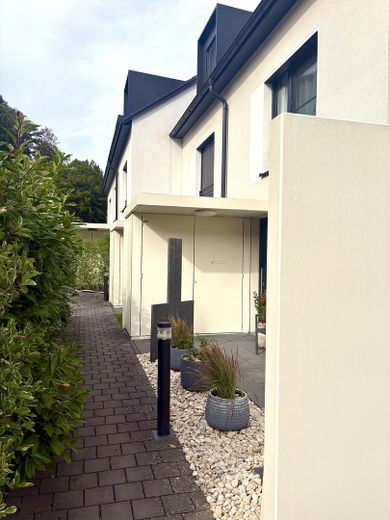 Reihenmittelhaus zu verkaufen – Aussensicht