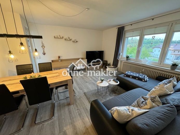 Schöne 4 Zimmer Wohnung mit Garage – Foto 2