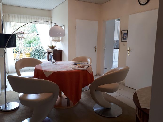Barrierefreier Bungalow in gepflegter Gartenanlage – Diele mit Essplatz