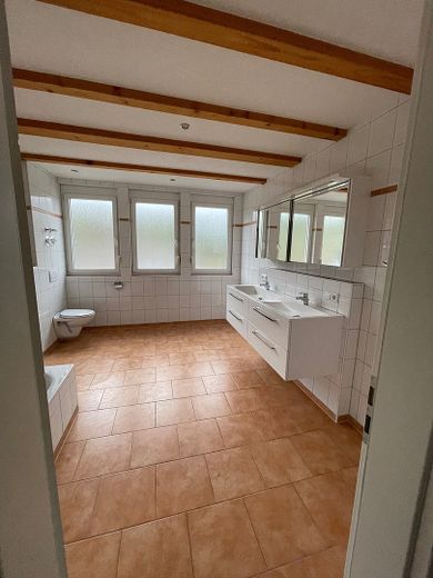 Geräumige 4-Zimmer-Maisonette-Dachgeschosswohnung in Friedenweiler – Nähe Titisee – Foto 5