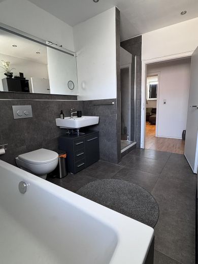 Appartamento DG di 3 locali a Gladbeck con EBK – Bad