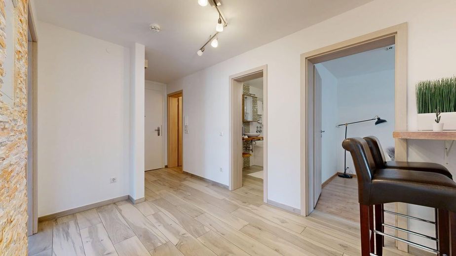 3 Zimmer Wohnung in Haar – ideal für Paare & kleine Familien – Flur Bild 2