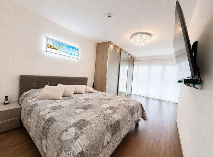 Exklusive 4-Zimmer-Penthouse-Wohnung in der Stadtmitte Offenburg – Elternschlafzimmer B.1