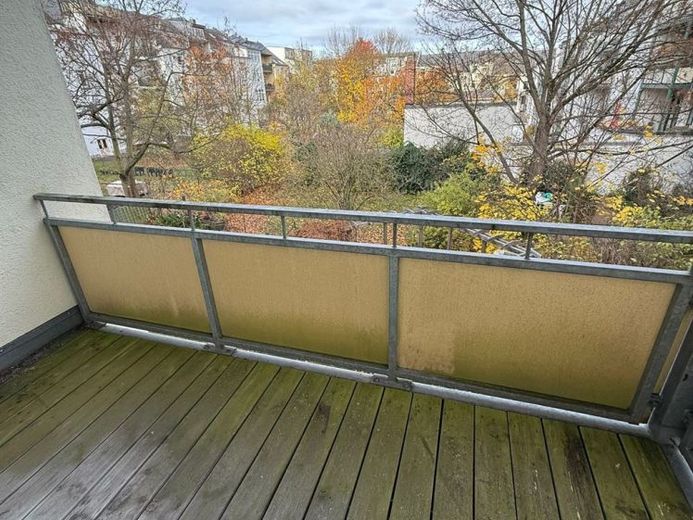 Großzügige 2-Zimmer mit neuem Laminat, Dusche und Balkon in ruhiger Lage! – Foto 18