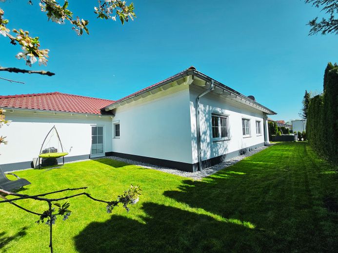 Bungalow premium senza provvigione | 180 m² | Potenziale di ampliamento | Doppio garage | Posizione tranquilla – 31 Garten 6