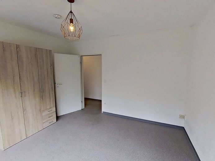 MÜKEMMEL ÖĞRENCİLİK BAŞLANGICIN: Münster-Kinderhausen’de 4 kişilik öğrenci evinde aydınlık WG odası – Ansicht II: WG-Zimmer