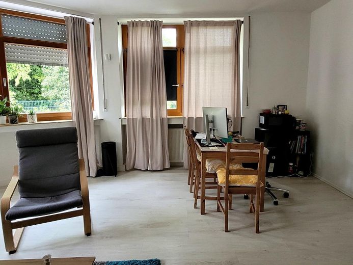 Accesible: cuidado apartamento de 2 habitaciones en planta baja – Wohn- & Esszimmer