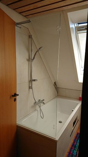 Energieeffizientes Haus in Hannover-Bothfeld von Privat - 758.000 € VB – Bad Obergeschoss