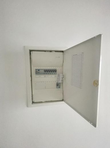 Щойно відремонтована квартира у власність із балконом, вільна для заселення – Фотографія 9