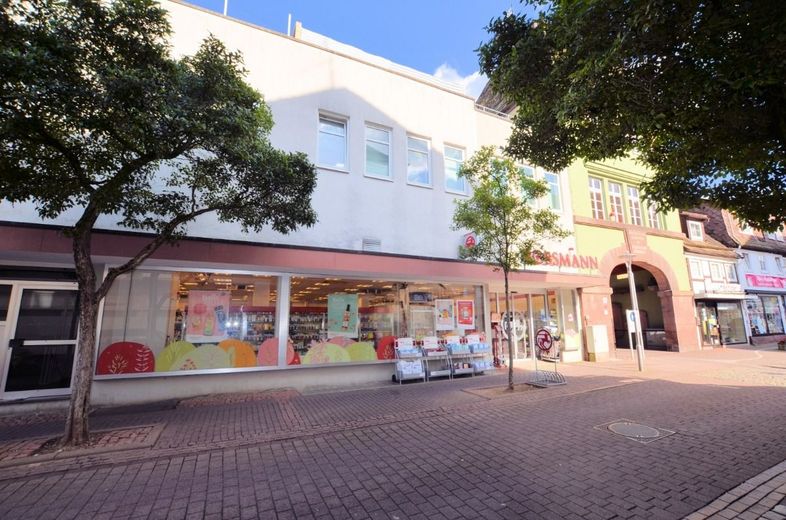 Repräsentatives Ladenlokal/Austellungsraum/Bürofläche in der Innenstadt zu vermieten! – Vermietung Gewerbe - Oberbachstraße 41/43, 37603 Holzminden