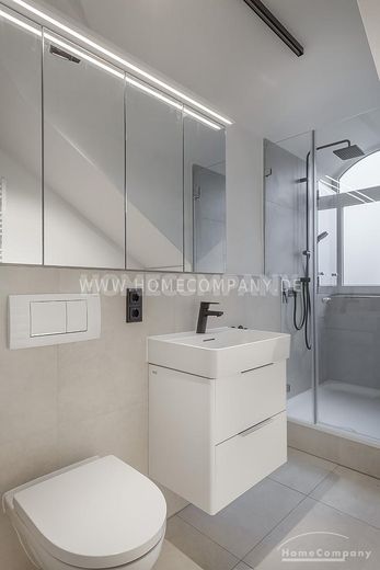 Appartement de 3 pièces à couper le souffle avec loggia à Neuhausen, partiellement meublé – 4fd9c8cbd1086be4a91e68e63aaf6e147ee93cd3.jpg