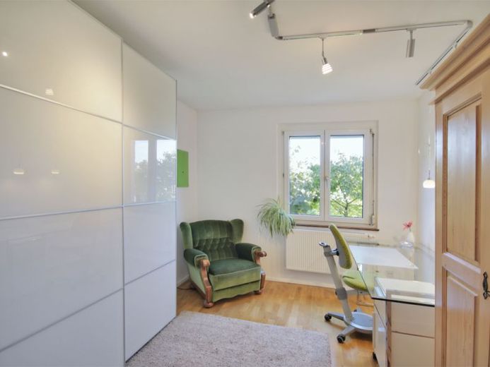 Schönes Stadthaus in LB-Hoheneck mit großem Garten – Arbeitszimmer