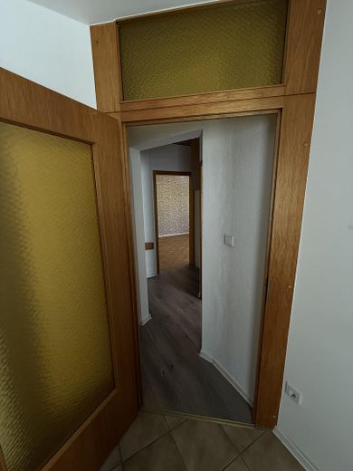 Blick von Küche in Flur 