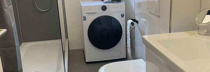 neues modernes Badezimmerr