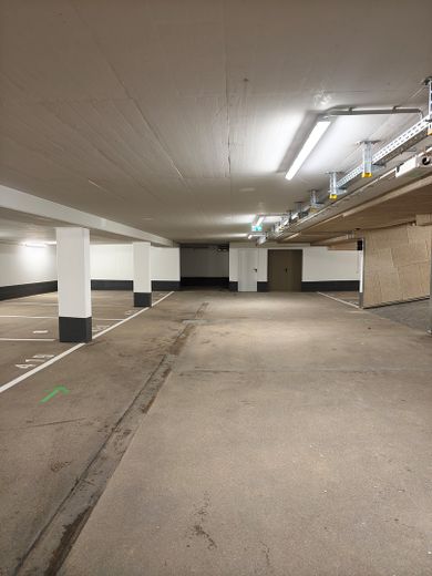 2 Zi-Wohnung Erstbezug ab 1.11. fußläufig 8 min zu U-und S-Bahn – Tiefgarage