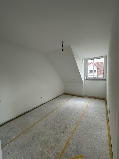 Kinderzimmer / Büro 2 DG